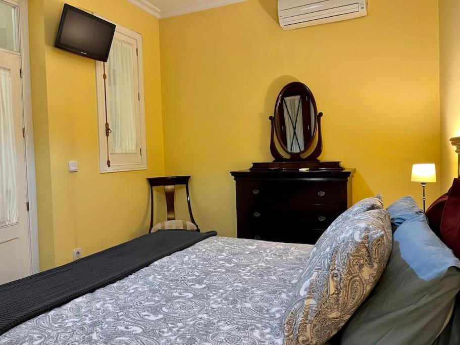 Apartamento Suite Alameda De Hercules เซบีญา ภายนอก รูปภาพ