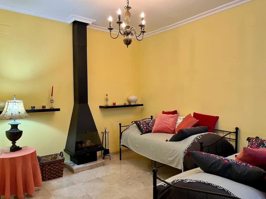 Apartamento Suite Alameda De Hercules เซบีญา ภายนอก รูปภาพ