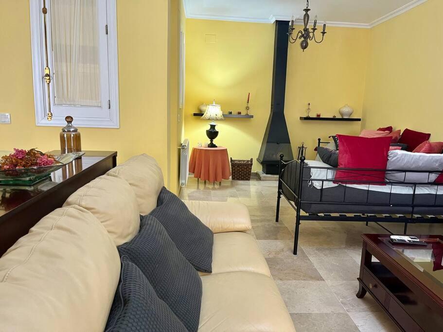 Apartamento Suite Alameda De Hercules เซบีญา ภายนอก รูปภาพ