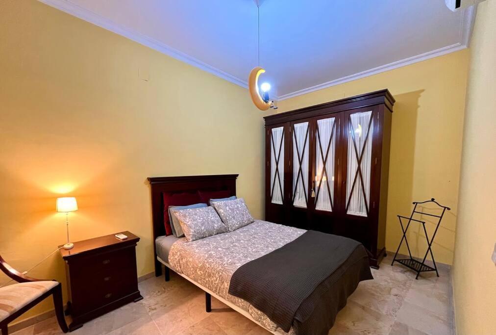 Apartamento Suite Alameda De Hercules เซบีญา ภายนอก รูปภาพ